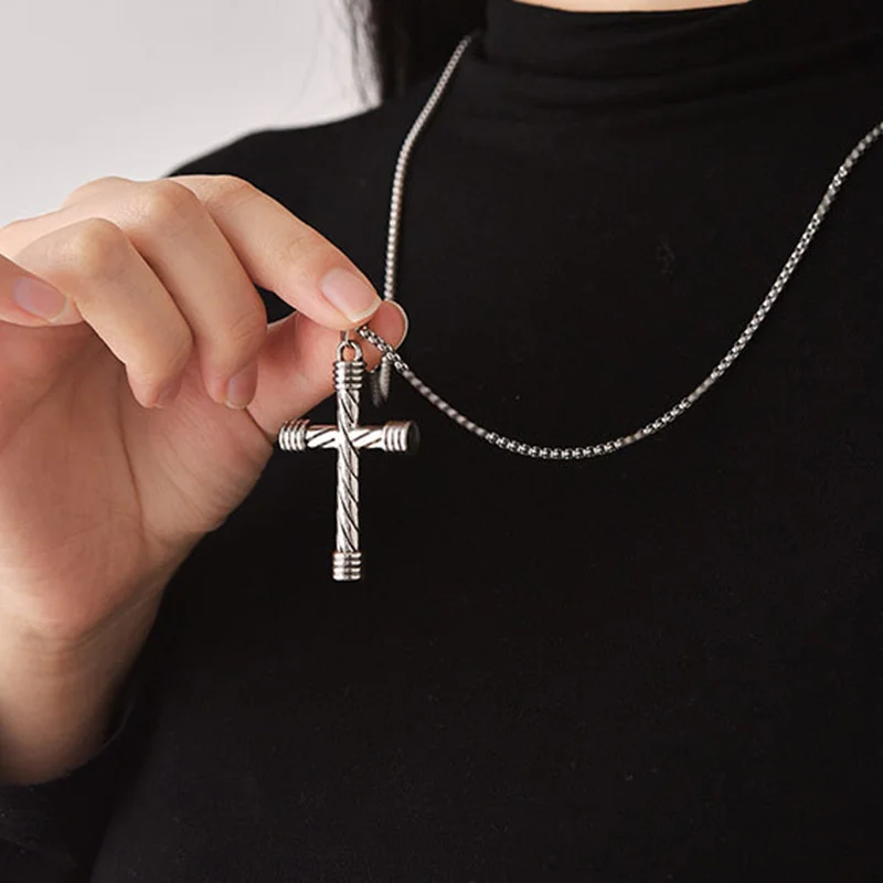 

Ins Personalized titanium steel necklace Fashion hip hop cross pendant Autumn and winter long sweater chain Men's jewelry