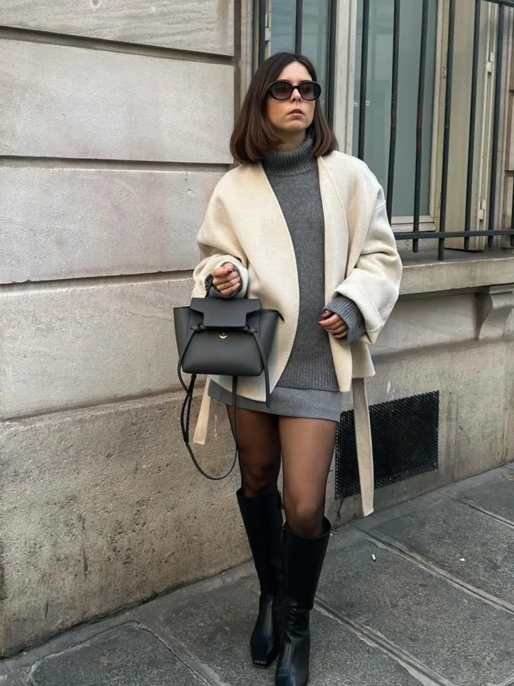 Женская куртка Chin.Sweety бежевая из полиэстера