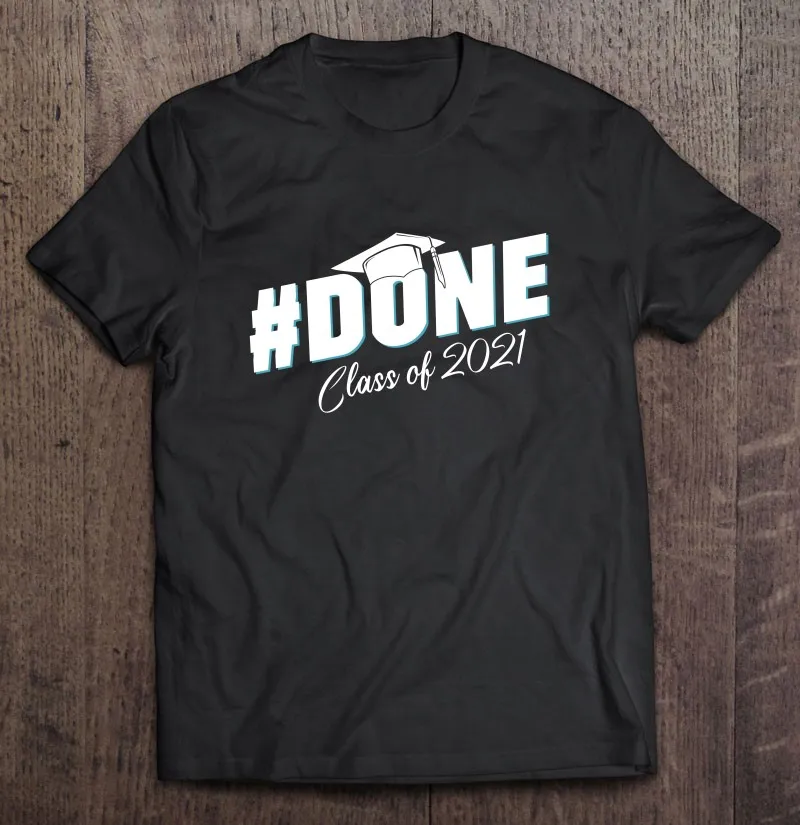 

Выполненный класс 2021 Градуированный выпускной для ее учеников старшего возраста