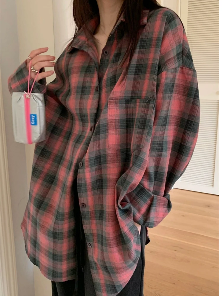 Женская длинная рубашка в клетку с длинным рукавом и отложным воротником