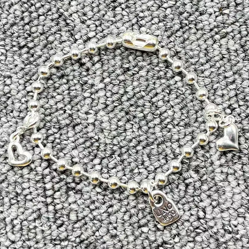 

2023 European and American creative design fashion popular bracelet niche elegant ladies jewelry holiday gift