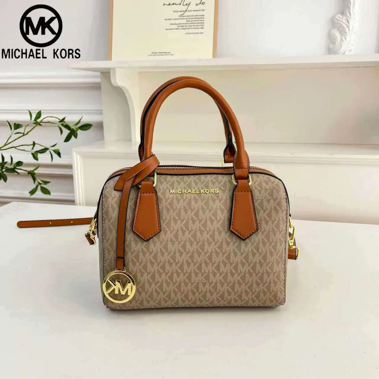 Фото Женская сумка через плечо Michael Kors, стильная и повседневная, с классическим принтом MK, мини-сумка для девушек, дорожная сумка, новинка 2026 года для женщин №2