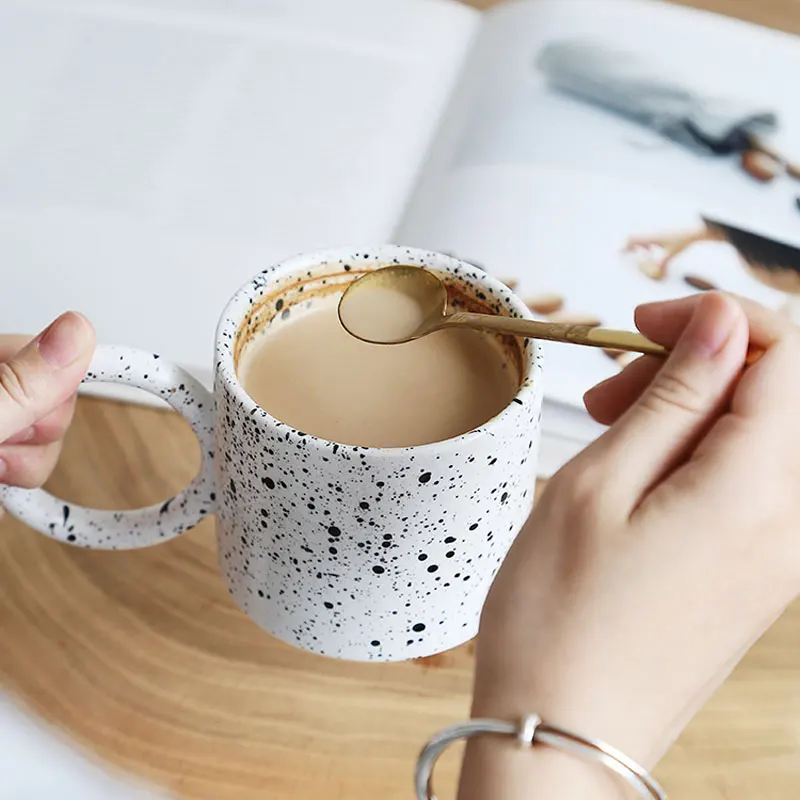 Креативные кофейные кружки в скандинавском стиле с чернилами и большой круглой