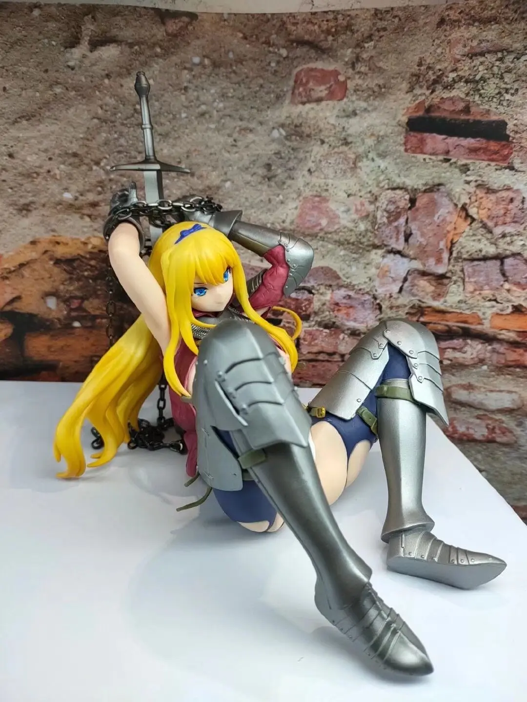 

17cm Anime Beautiful Figurine Girl Native Valerie Figure Action Female Knight Case Model Ornament Sexy Girls Statue Adult Gifts