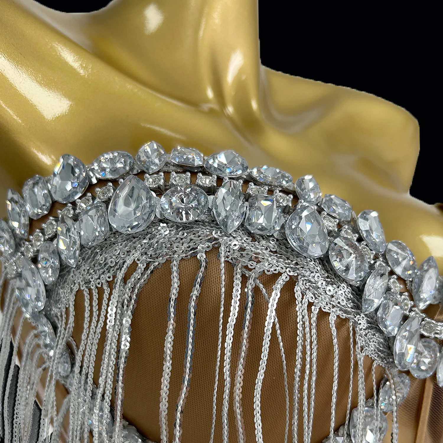 Серебристый корсет и юбка SN