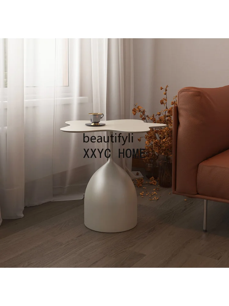 Дополнительная настольная лампа современная