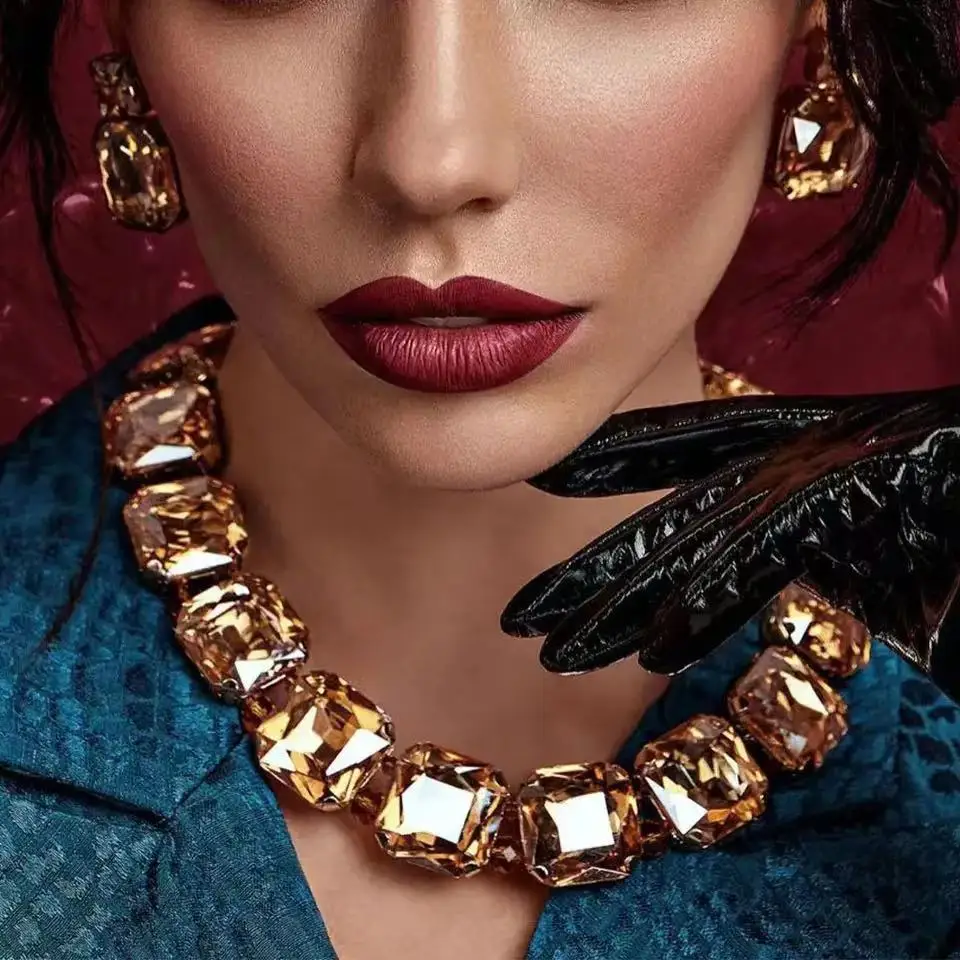 

High Quality Square Crystal Necklace Set for Women Shiny Red Rhinestone Stud Earrings Bridal Wedding Jewelry Set Accessories