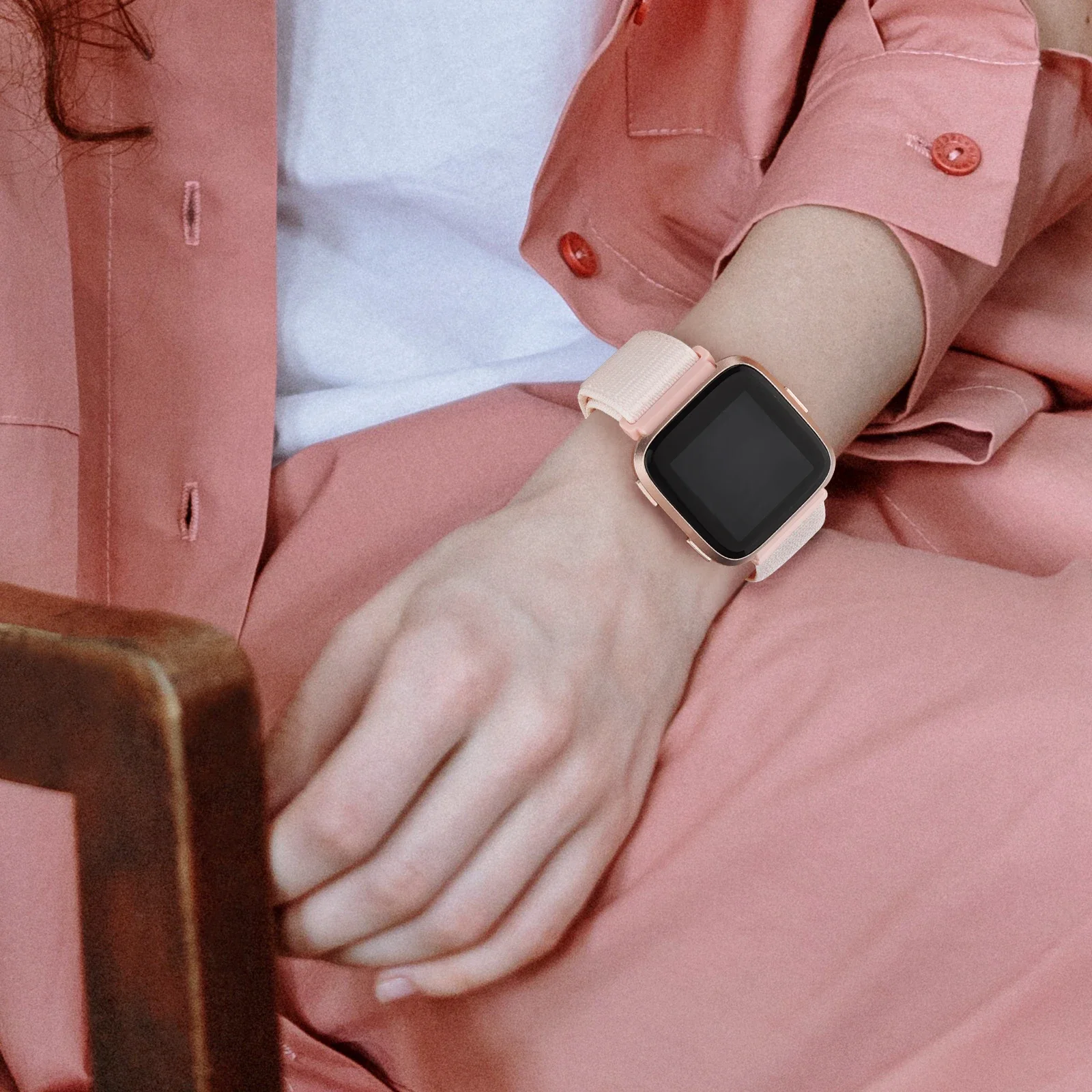 Fitbit versa 1 pink hotsell