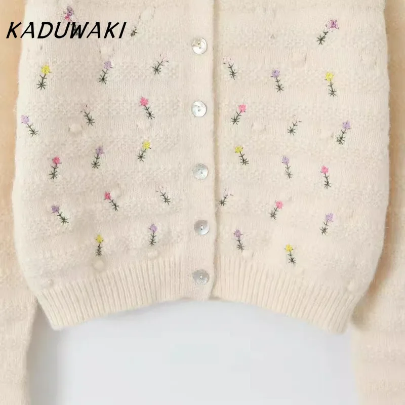 KADUWAKI американский классический бежевый джемпер с круглым вырезом и длинными