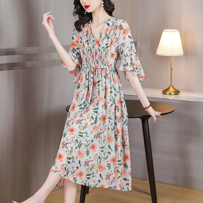 

Платье с V-образным вырезом и рукавом в виде листьев лотоса, весна-лето 2023