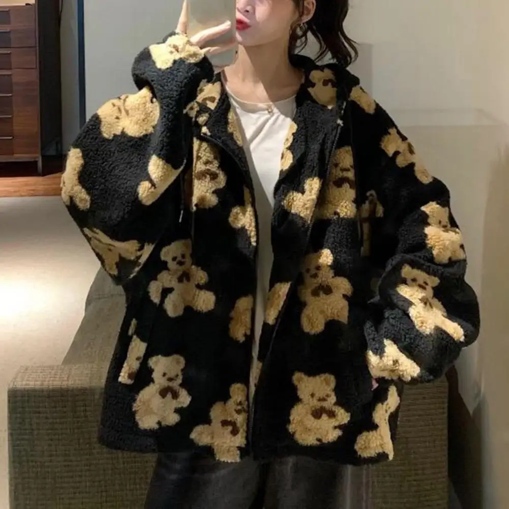 

Women's long-sleeved sweatshirt jacket has a bear and heart pattern, which looks simple and cute.