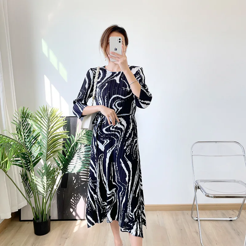 

SuperAen 2022 Spring New Loose Slim Plus Size O Neck Print A Line Mid Calf Pleated Dress for Women