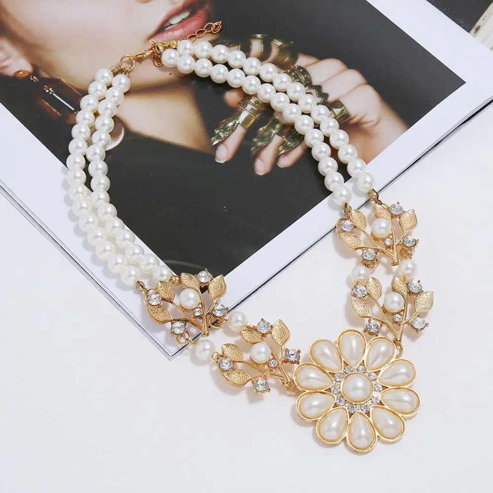 

Lightweight Stylish Faux Pearl Women Pendant Necklace Party Jewelry Anti-fade Charm Necklace Bohemian for Dating
