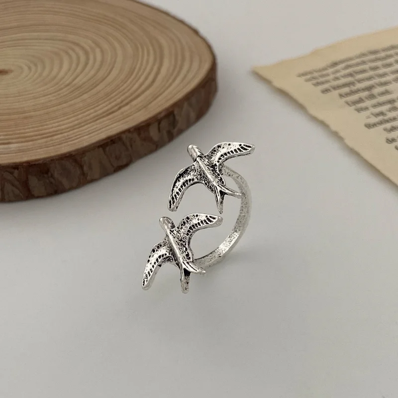 

Fashion Distressed Swallow Return Open Ring for Women Men Vintage Simple Geometric Animal Metal Adjustable Jewelry Party Gifts