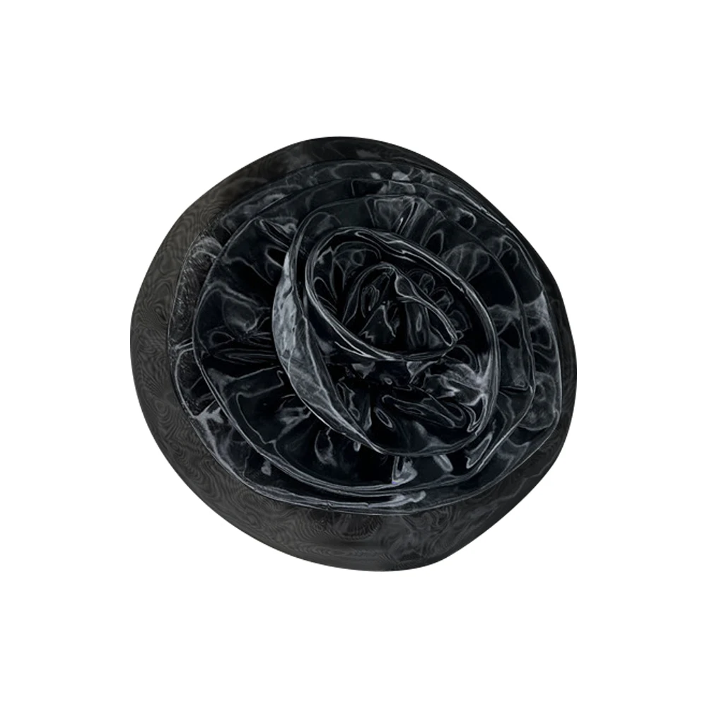 Ручной работы из красной ткани