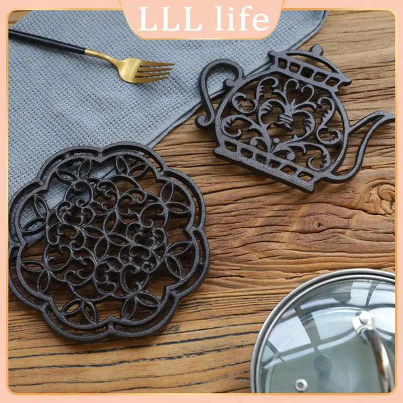 

Owl Hollow Table Mats Iron Heat-insulating Plate High Temperature Resistant Dinnerware Placemat Placemats Retro Beauty Cup Mat