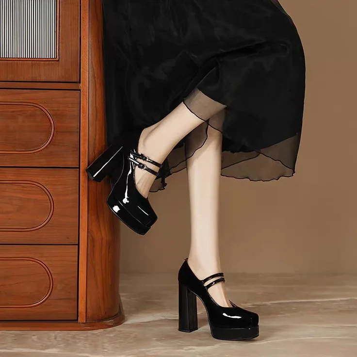 Женские туфли-лодочки Мэри Джейн на массивном каблуке