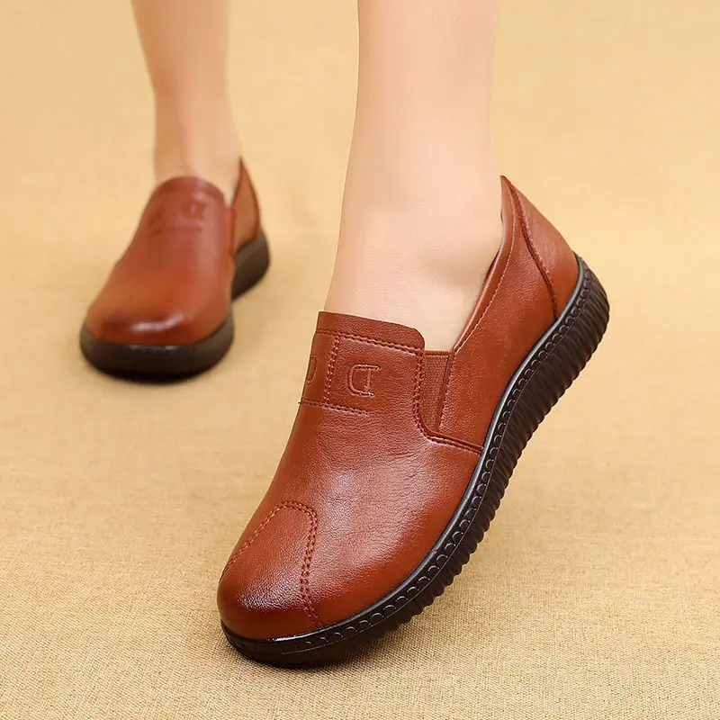 Mom Leather Shoes Single Shoes Spring Autumn Comfortable Soft Soles Flat Women's Shoes Popular Nurse Work Loafer Shoes Wholesale