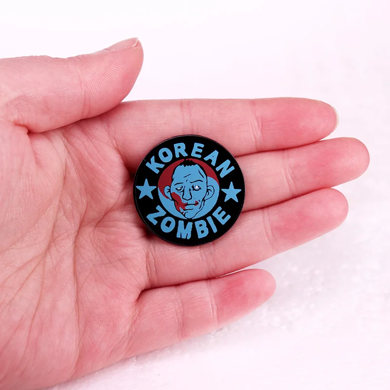 Брошь-значок с эмалью в виде зомби