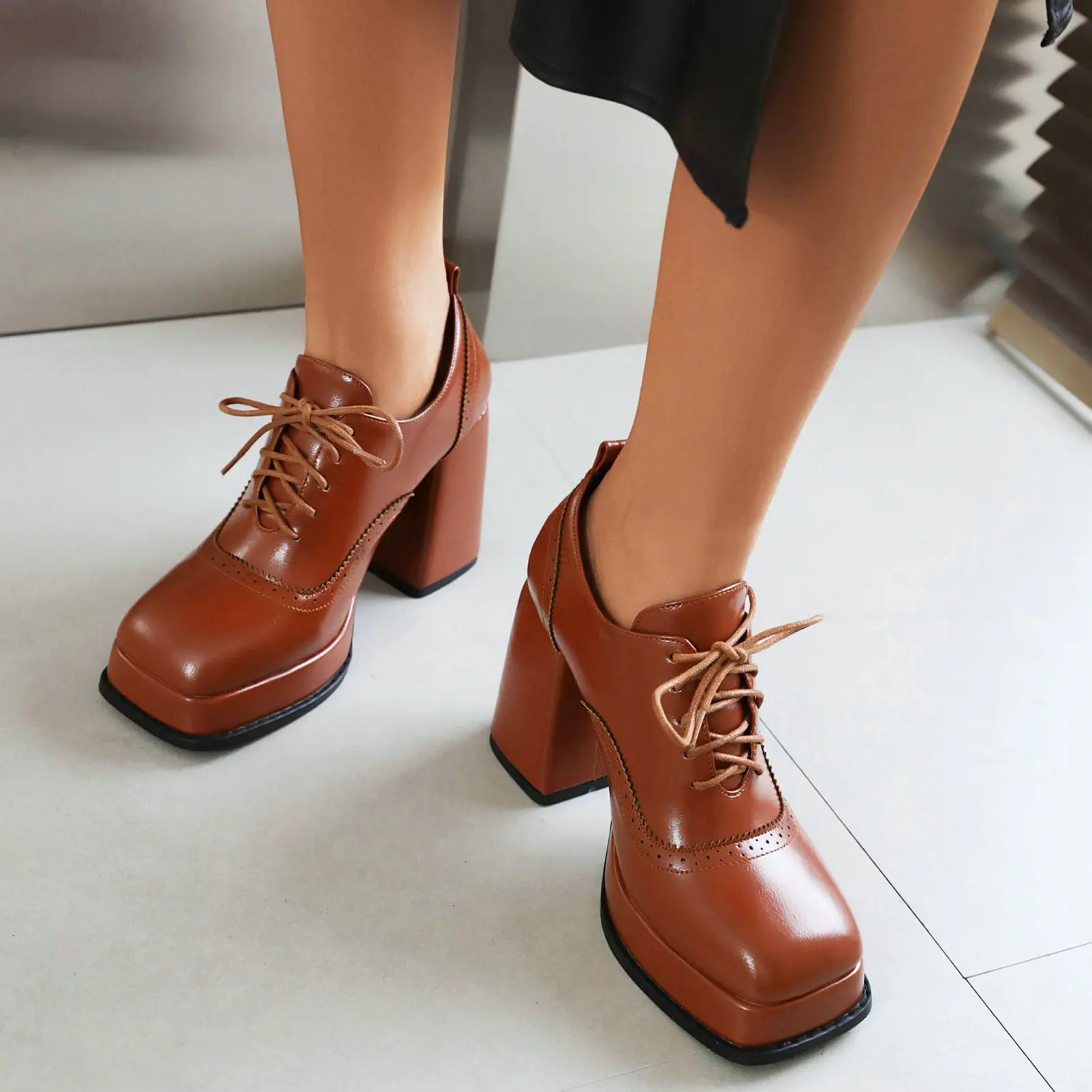 Eokkar Women Platform Oxford Lace Up Shoes for Women Square Toe Block High Heel Wingtip Shoes for Ladies Chunky High Heel Shoes