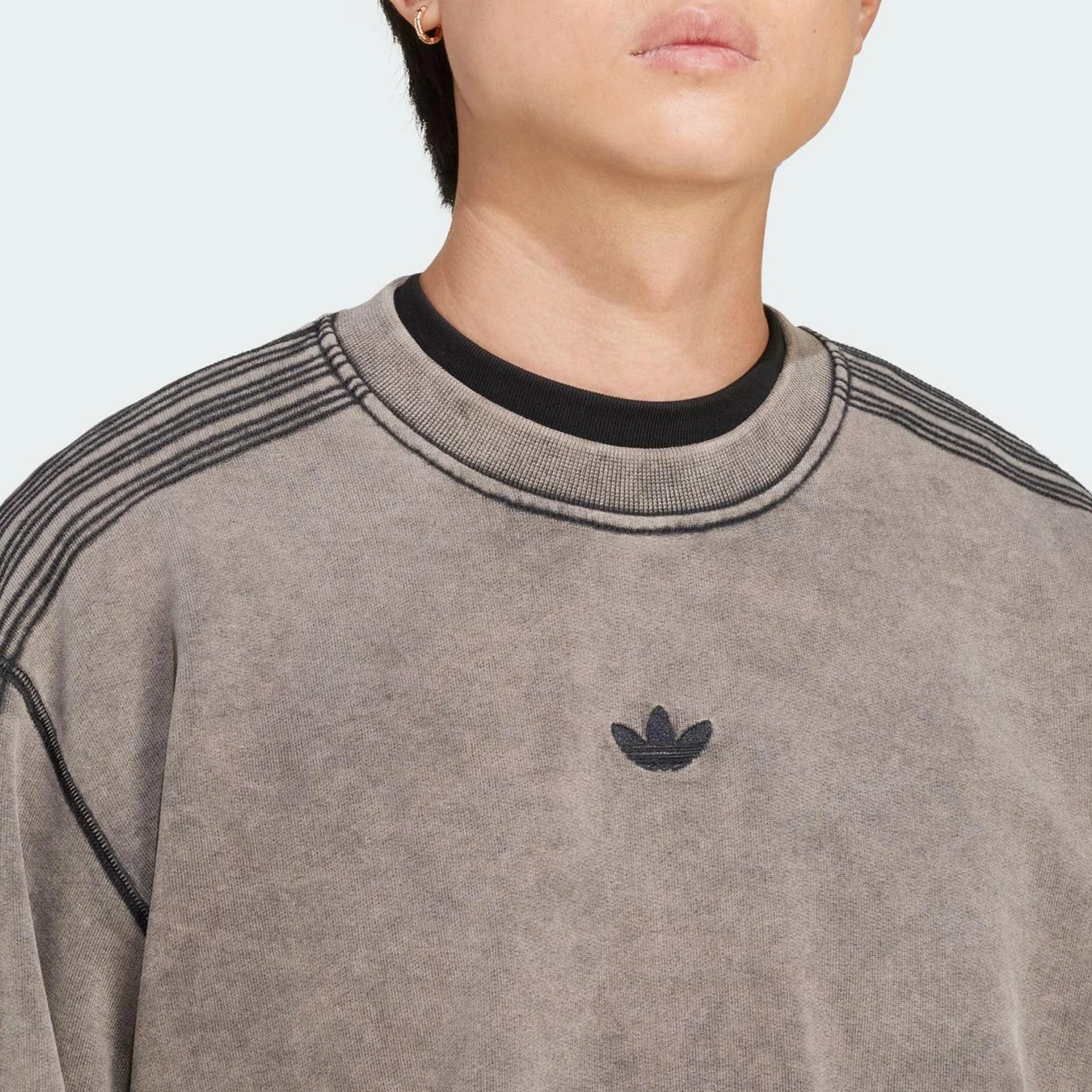 Официальный мужской вязаный свитшот Adidas с круглым вырезом JD0246.