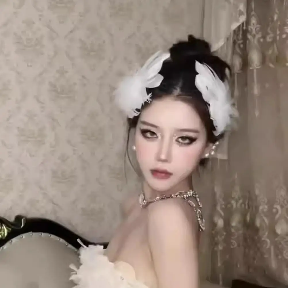 

Pearl Feather Hair Clip Ballet Style Feather Hair Clip Elegant Swan Charm with Faux Pearl for Weddings Engagements Stage