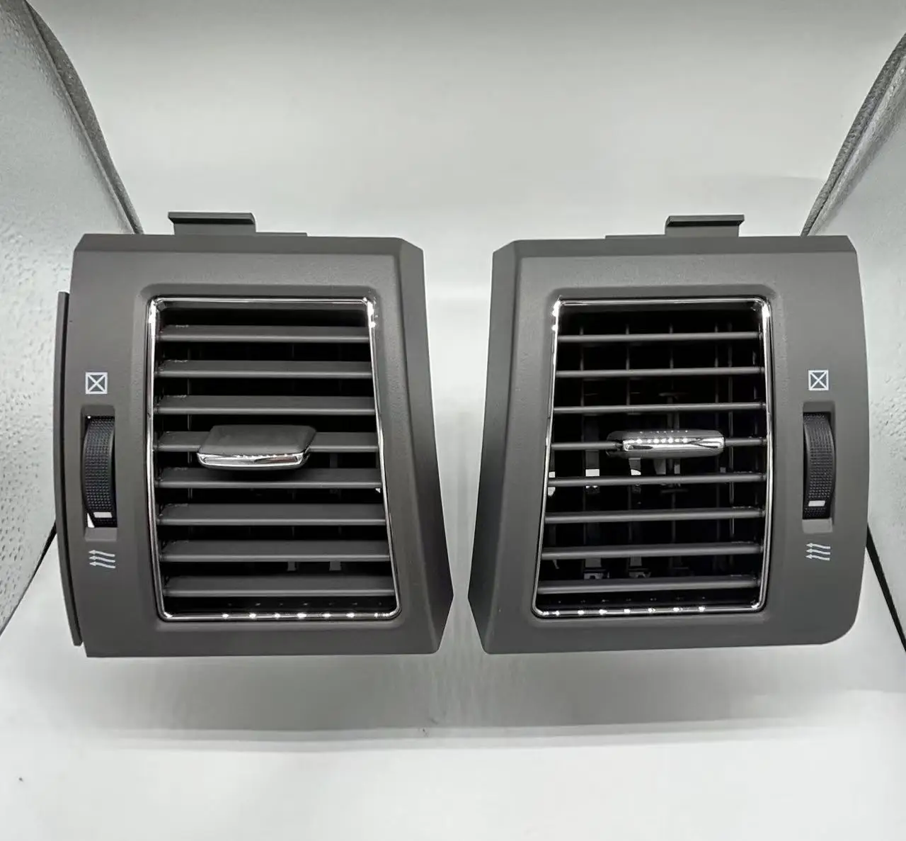 

Для Toyota Land Cruiser 200 LC200 2008-2013 боковой воздухозаборник в сборе, вентиляционное отверстие, центральная консоль, вентилятор кондиционера переменного тока, 2 шт.