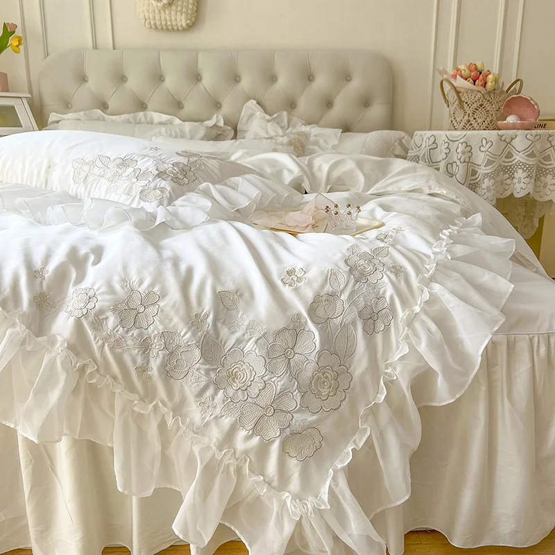 

Chic Romantic Lace Ruffles Girl Bedding 100% Cotton Flower Embroidery Wedding Duvet Cover Set Bed Skirt Bedspread Pillowcase
