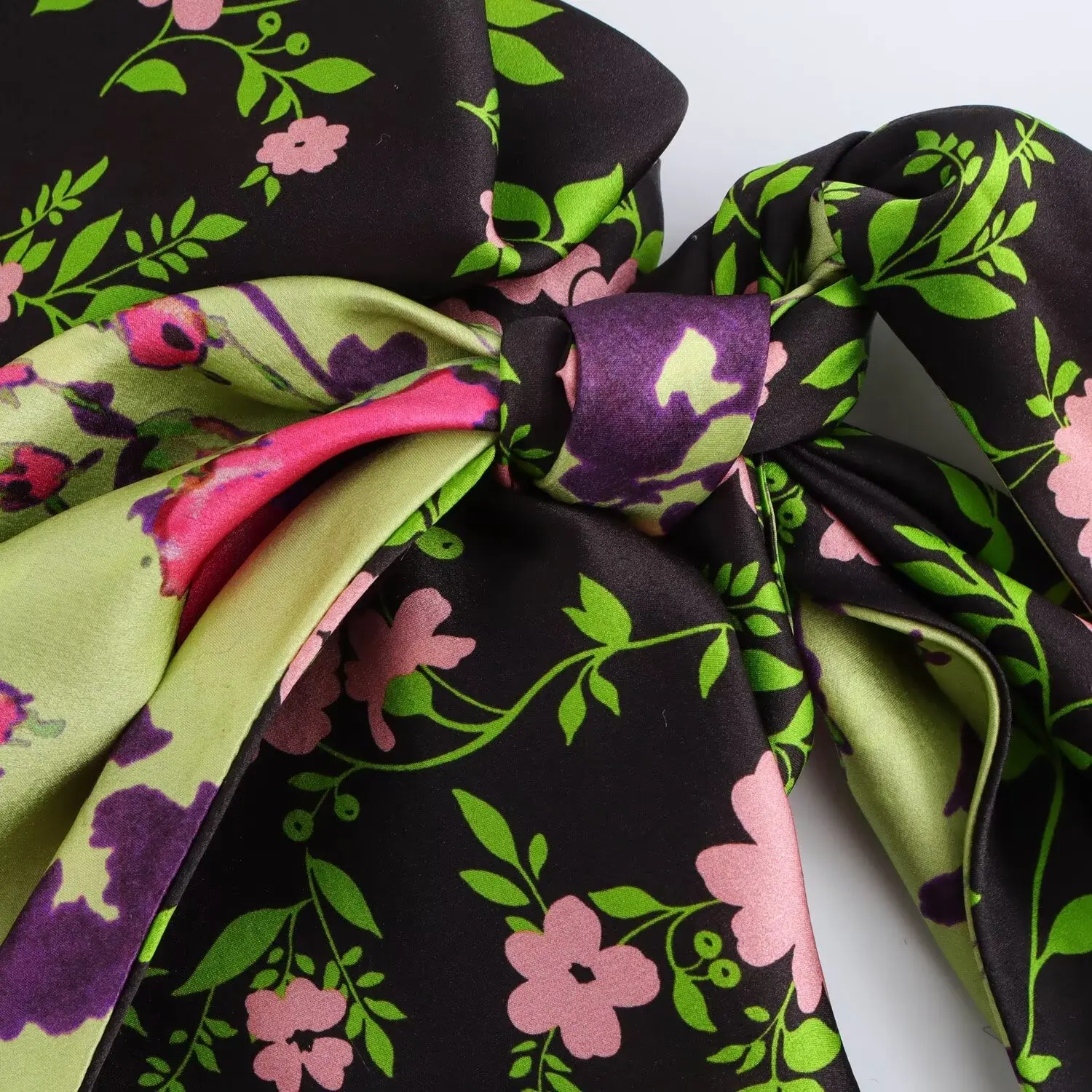 TRAFZA женское летнее шелковое атласное текстурированное платье миди без рукавов с