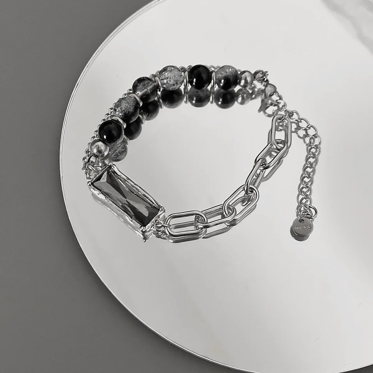 

Niche Design Sense: Black Gem Beaded High-grade Bracelet; Female Ice Split Beads; Splicing; Versatile High-grade Hip Hop Hand Je