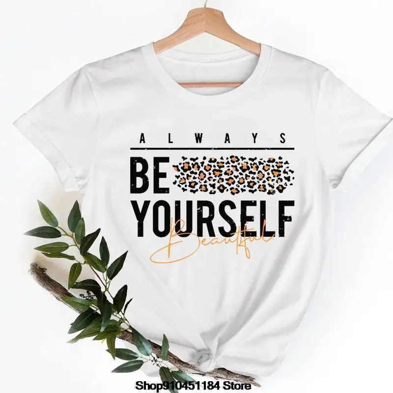 

Женская Винтажная футболка с коротким рукавом и цветочным принтом