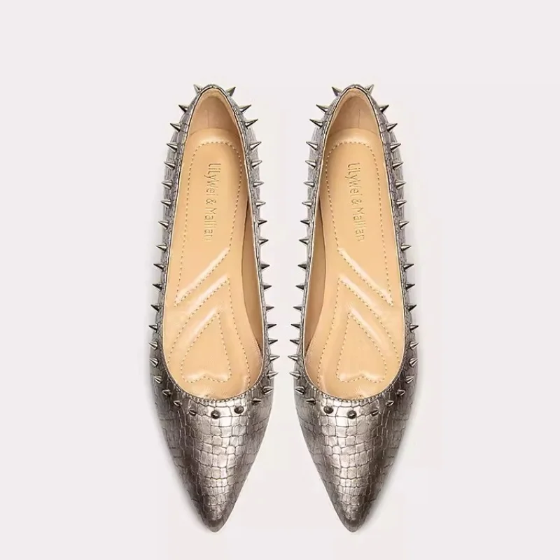 Рисунок 6 - Сандалии женские на низком каблуке