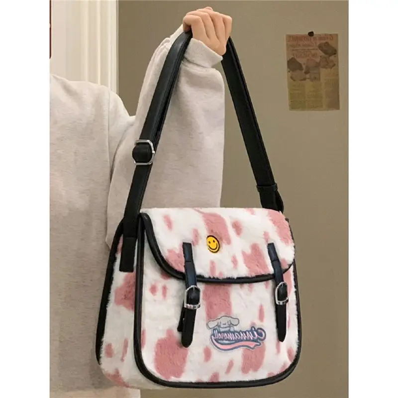 

Cinnamoroll Shoulder Bag Kawaii Anime Knapsack Student Plush Bag Girl High-Capacity The Single American Messenger Bag Tote Bag
