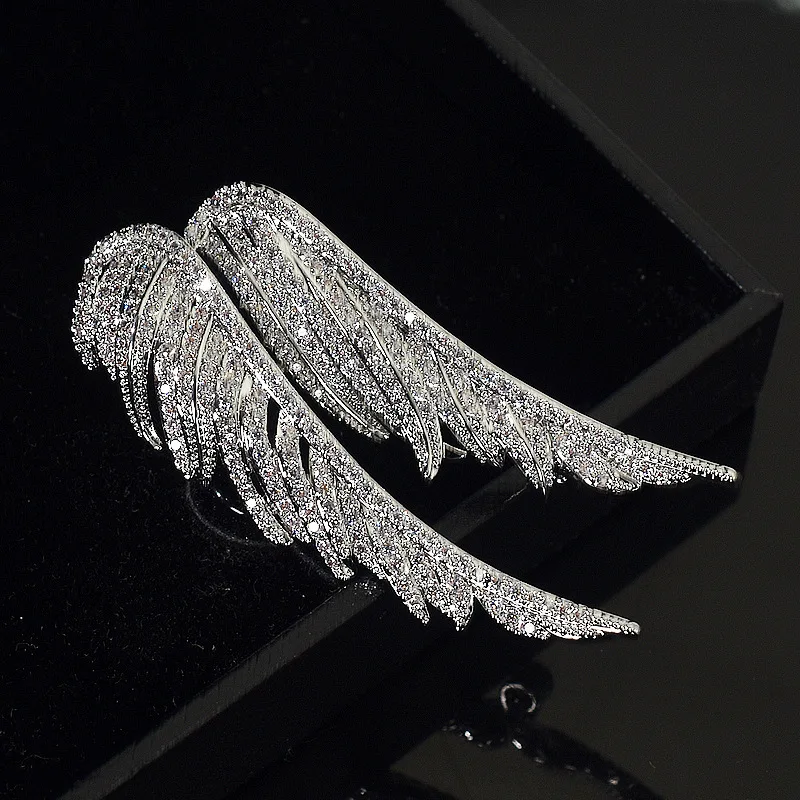 

Classic Sparkling Rhinestone Angel Wings Brooches For Women Man Suit Dress Elegant Feather Brooch Pins Office Party Jewelry Gift