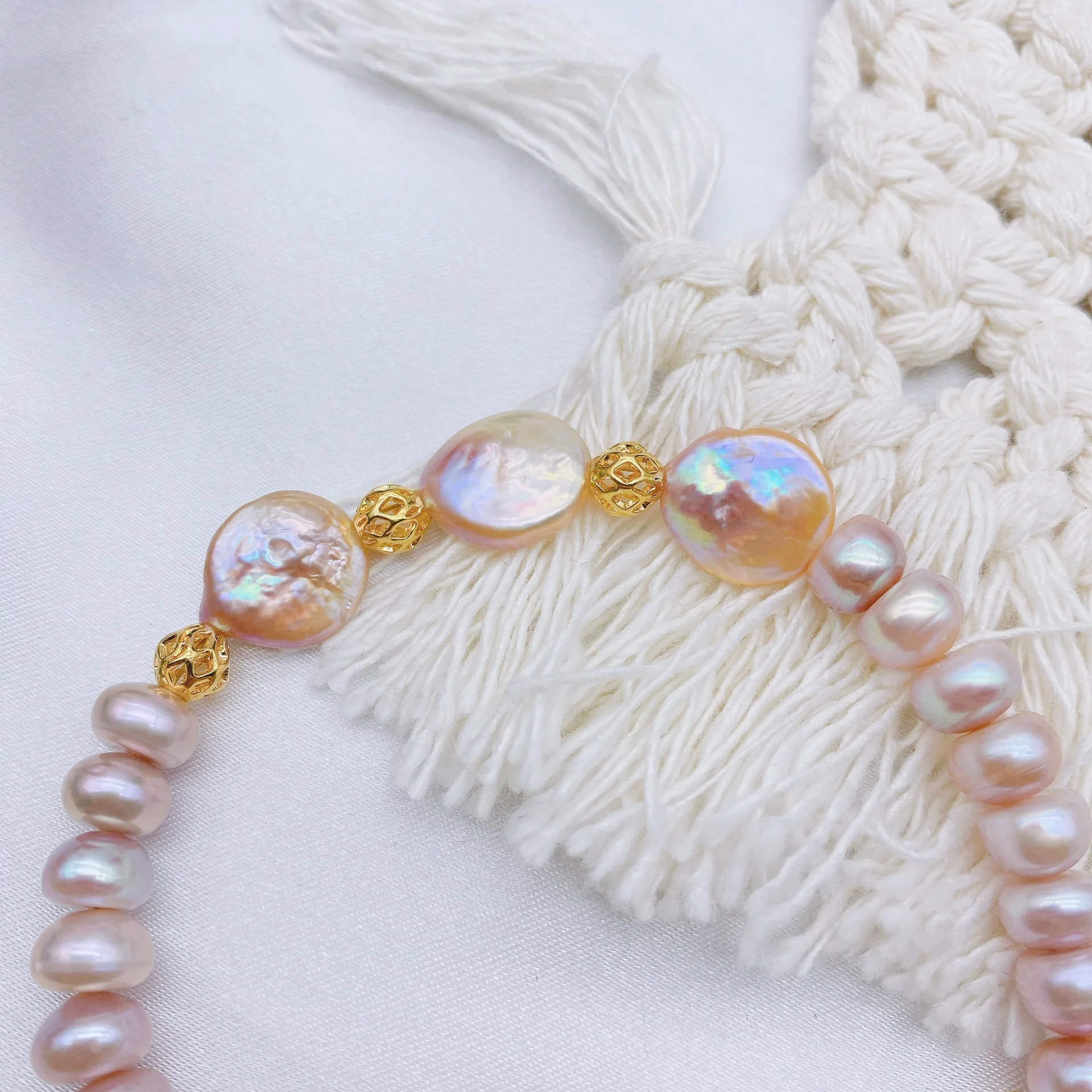 Браслеты из жемчуга в стиле барокко для девушек |