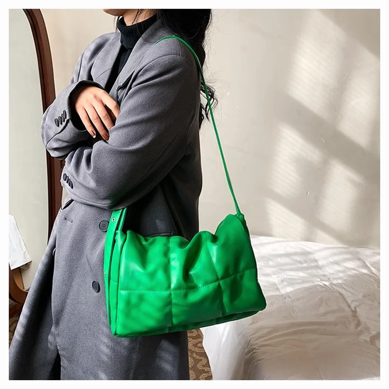 

Women's Brand Bag Square Simple Shoulder Bag Large Capacity Handbag Tablet Computer Bag Book Bag Mouth Red Bag Wallet