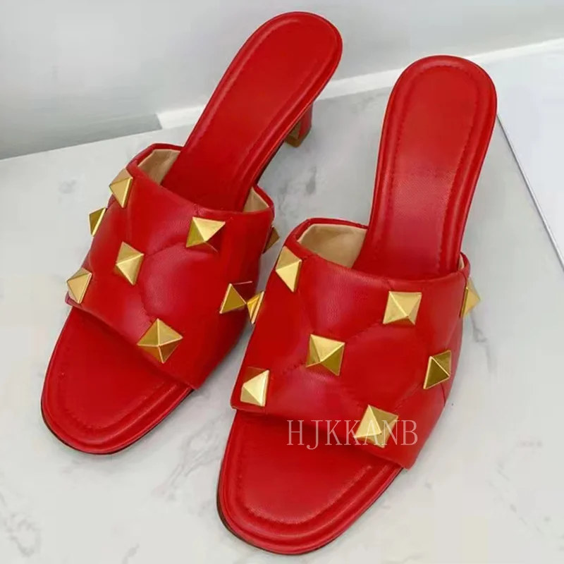 Женские модельные туфли на тонком высоком каблуке блестящие кожаные сандалии с