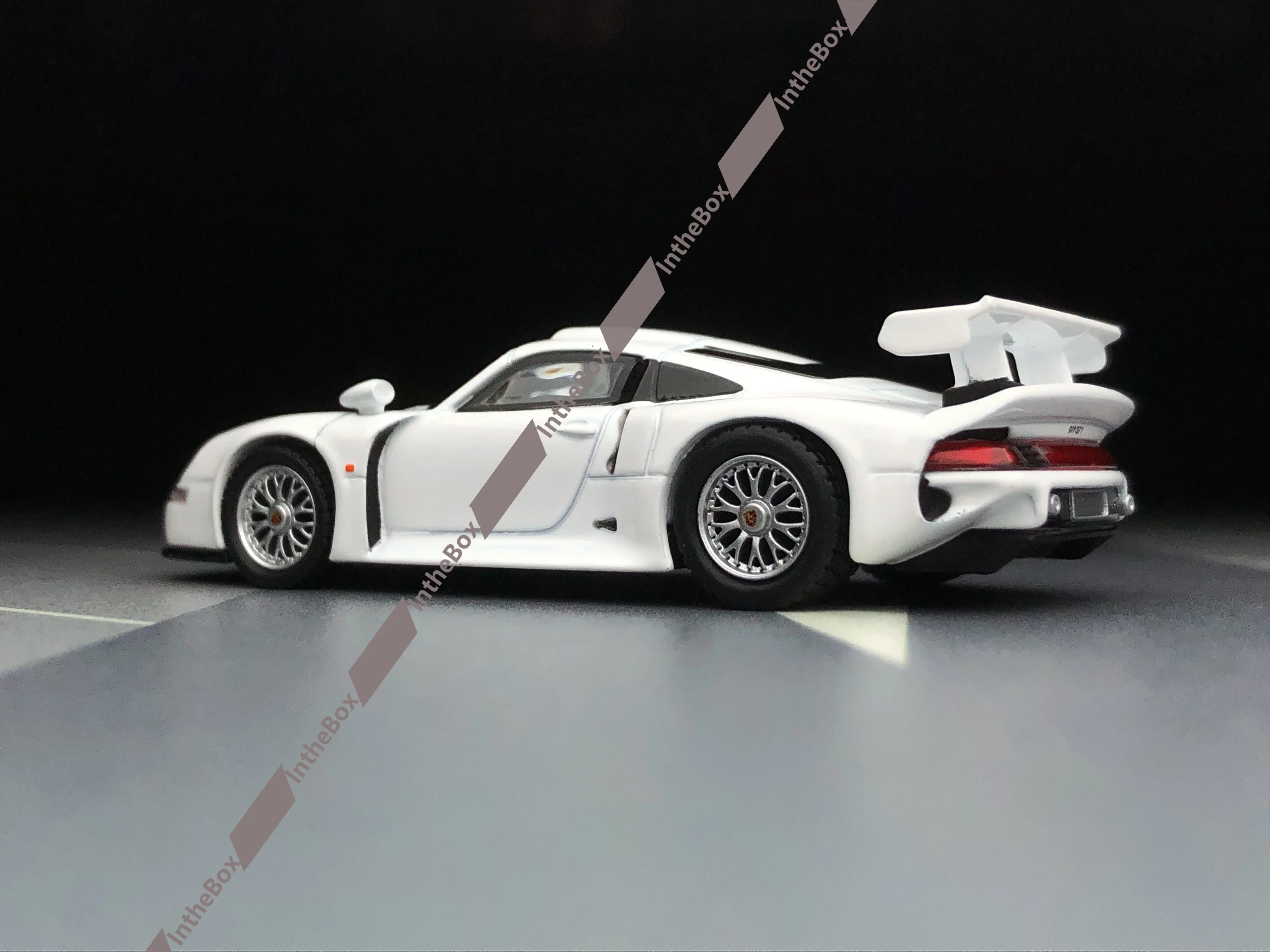 Sparky 1:64 911 GT1 EVO Белая модель литая под давлением металлическая коллекция