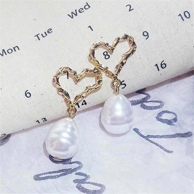 

Sweet Cute Heart Shaped Imitation Pearl Earrings For Women Trendy Love Heart Korean Charm Earring Jewelry Wedding Party Gifts