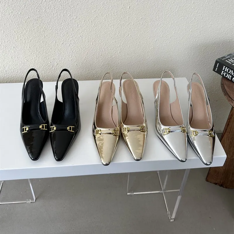 Сандалии женские с закрытым носком простые удобные босоножки острым и ремешком