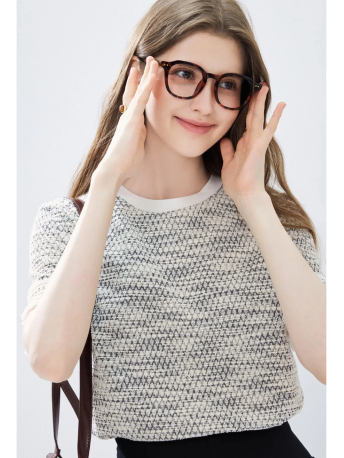 Chiu · Shui Classic Sle женская футболка с круглым вырезом осень 2023 новые топы короткими