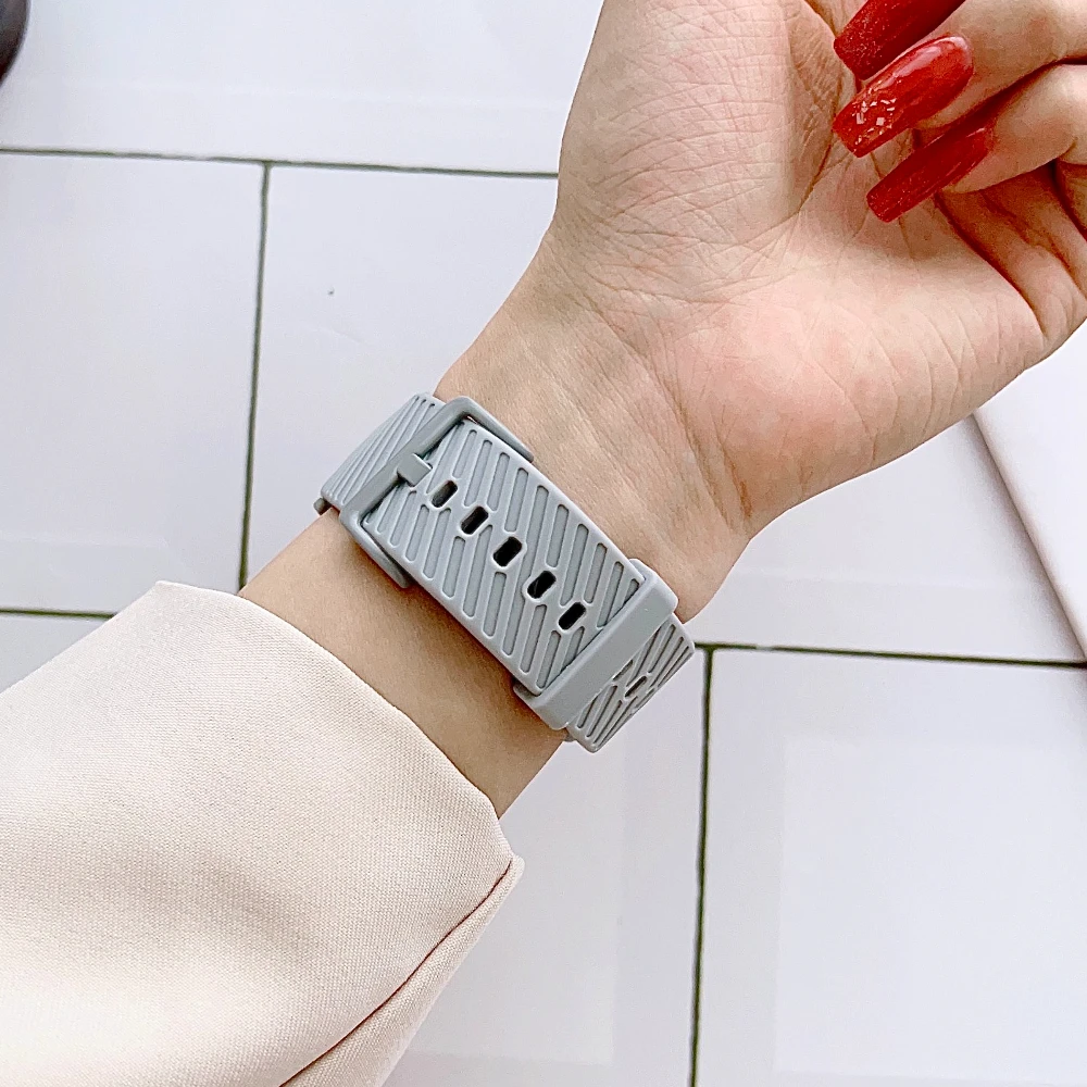 Correa For iWatch Series 7 6 SE 5 4 3 Soft Silicone Strap For Apple Watch 8 Ultra 49mm 45mm 41mm 42mm Bracelet Belt Accessories