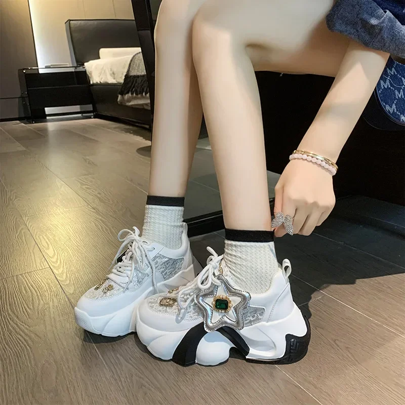 

Женские декоративные туфли на толстой подошве со стразами, Осень-зима 2024, модные туфли на плоской подошве с круглым носком, Уличная обувь для банкетов, путешествий, повседневная обувь