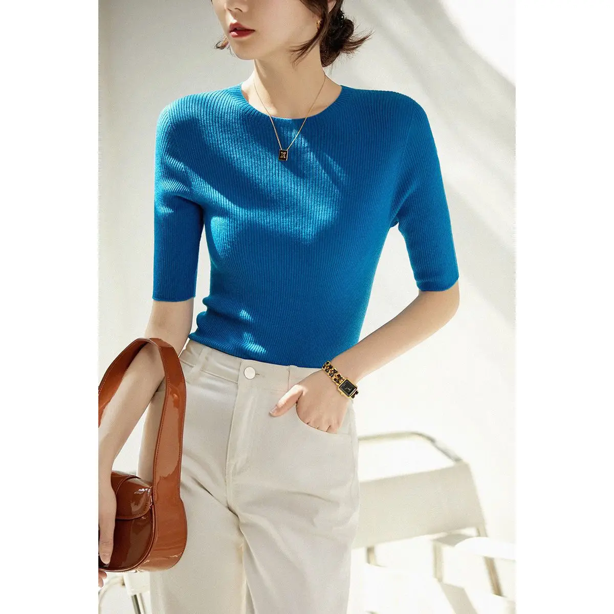 Женская Летняя трикотажная футболка из вискозы с круглым вырезом тонкий свитер