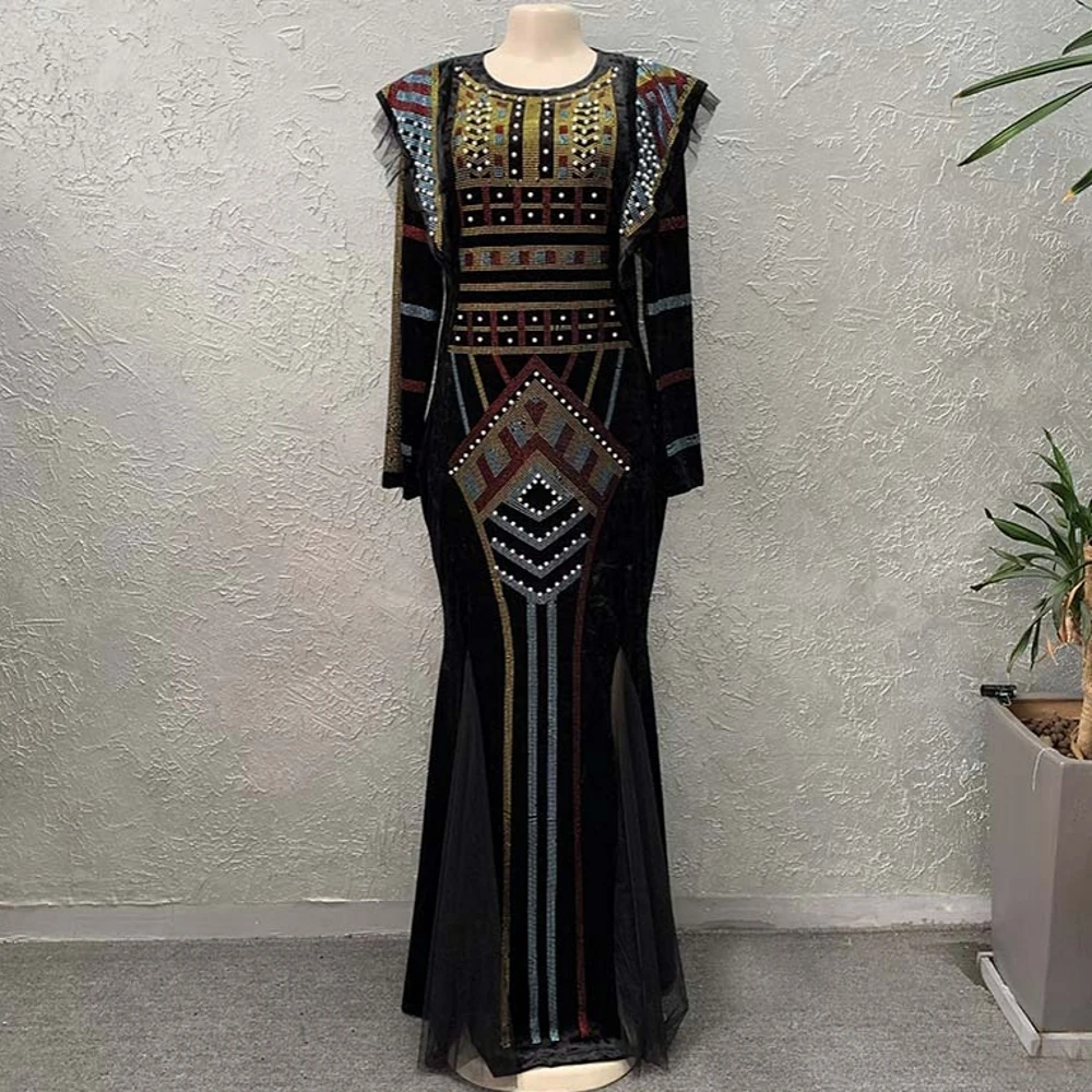 

2021 Winter Luxury Velvet Dresses African Women Plus Size Mermaid Bodycon Dress Elegant Ladies Beads Stones Shiny Party Gowns