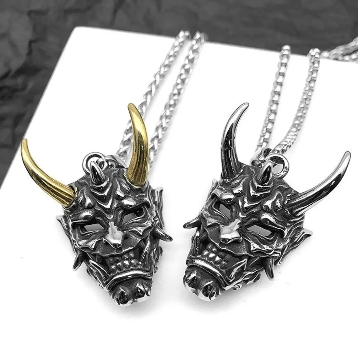

Fashion Gothic jewelry Black Devil Horn Skull men's pendant necklace Oni Mask men's Designe Jewelry Gift Handmade products
