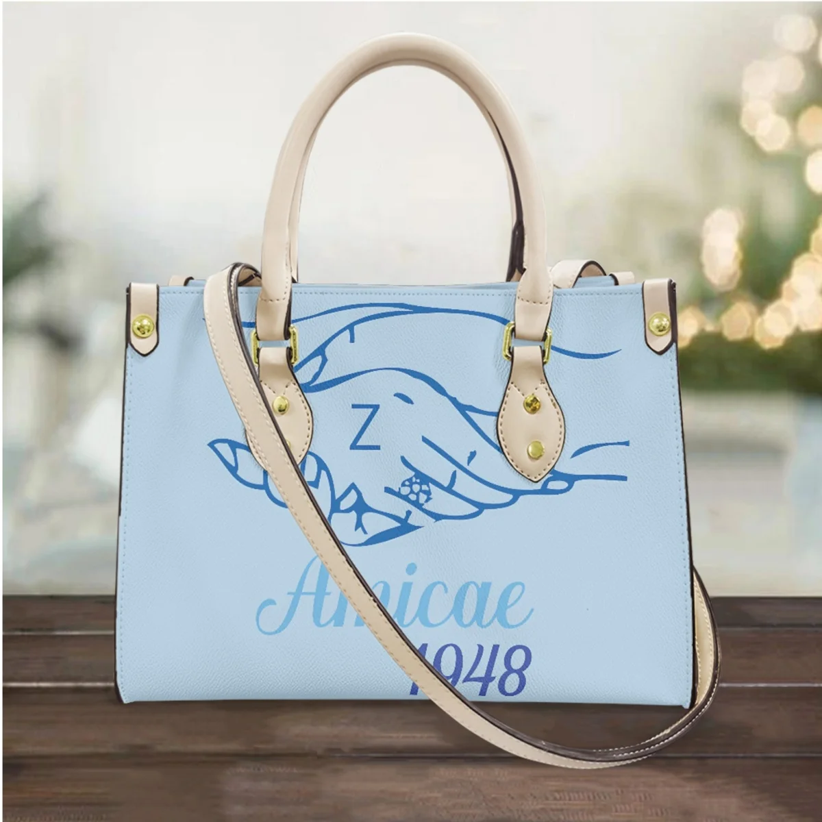 ΠΠΎΠ΄Π½ΡΠ΅ ΡΡΠΌΠΊΠΈ-ΡΠΎΡΡΡ Zeta Amicae 1948, ΠΆΠ΅Π½ΡΠΊΠΈΠΉ ΠΊΠ»Π°ΡΡ Ρ ΠΏΡΠΈΠ½ΡΠΎΠΌ, Π²ΠΈΠ½ΡΠ°ΠΆΠ½Π°Ρ ΠΠΈΠ·Π°ΠΉΠ½Π΅ΡΡΠΊΠ°Ρ ΠΠ΅Π½ΡΠΊΠ°Ρ ΠΠΎΠ²ΡΠ΅Π΄Π½Π΅Π²Π½Π°Ρ ΡΡΠΌΠΊΠ° ΡΠ΅ΡΠ΅Π· ΠΏΠ»Π΅ΡΠΎ, ΡΡΠΌΠΊΠΈ ΡΠ΅ΡΠ΅Π· ΠΏΠ»Π΅ΡΠΎ, ΠΊΠΎΡΠ΅Π»Π΅ΠΊ Π΄Π»Ρ ΠΌΠΎΠ½Π΅Ρ 2023 ΠΠΎΠ΄Π½ΡΠ΅ ΡΡΠΌΠΊΠΈ-ΡΠΎΡΡΡ Zeta Amicae 1948, ΠΆΠ΅Π½ΡΠΊΠΈΠΉ ΠΊΠ»Π°ΡΡ Ρ ΠΏΡΠΈΠ½ΡΠΎΠΌ, Π²ΠΈΠ½ΡΠ°ΠΆΠ½Π°Ρ ΠΠΈΠ·Π°ΠΉΠ½Π΅ΡΡΠΊΠ°Ρ ΠΠ΅Π½ΡΠΊΠ°Ρ ΠΠΎΠ²ΡΠ΅Π΄Π½Π΅Π²Π½Π°Ρ ΡΡΠΌΠΊΠ° ΡΠ΅ΡΠ΅Π· ΠΏΠ»Π΅ΡΠΎ, ΡΡΠΌΠΊΠΈ ΡΠ΅ΡΠ΅Π· ΠΏΠ»Π΅ΡΠΎ, ΠΊΠΎΡΠ΅Π»Π΅ΠΊ Π΄Π»Ρ ΠΌΠΎΠ½Π΅Ρ 2023