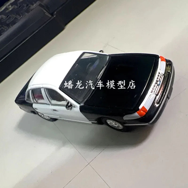 Модель автомобиля HYINUO Ford Crown Victoria Police 1:64