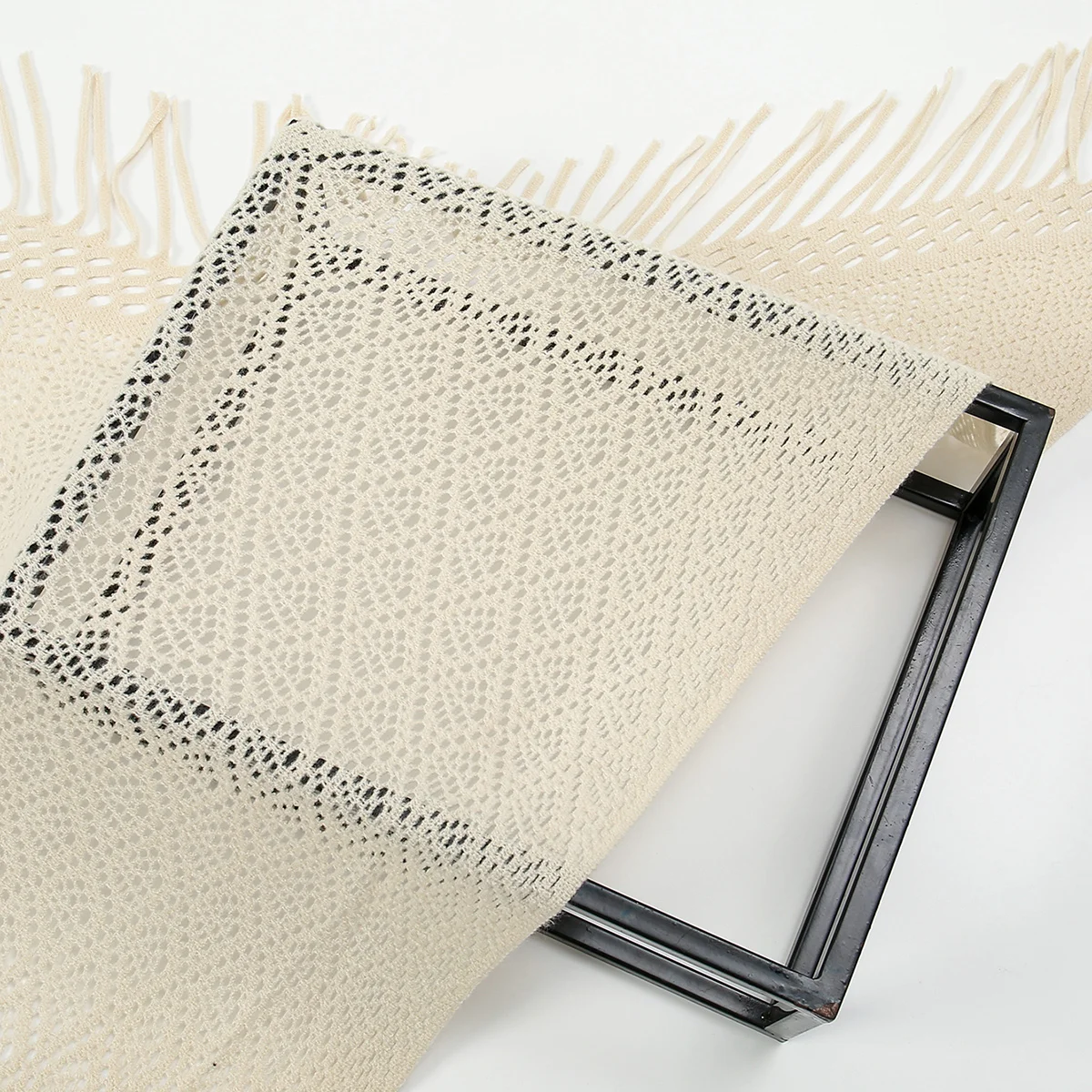 Комплект из двух предметов ажурная треугольная шаль с кисточками женская вуаль