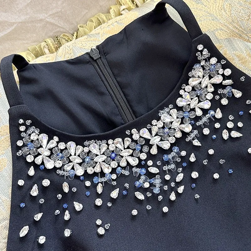 Блузка женская летняя черная с бусинами на бретельках